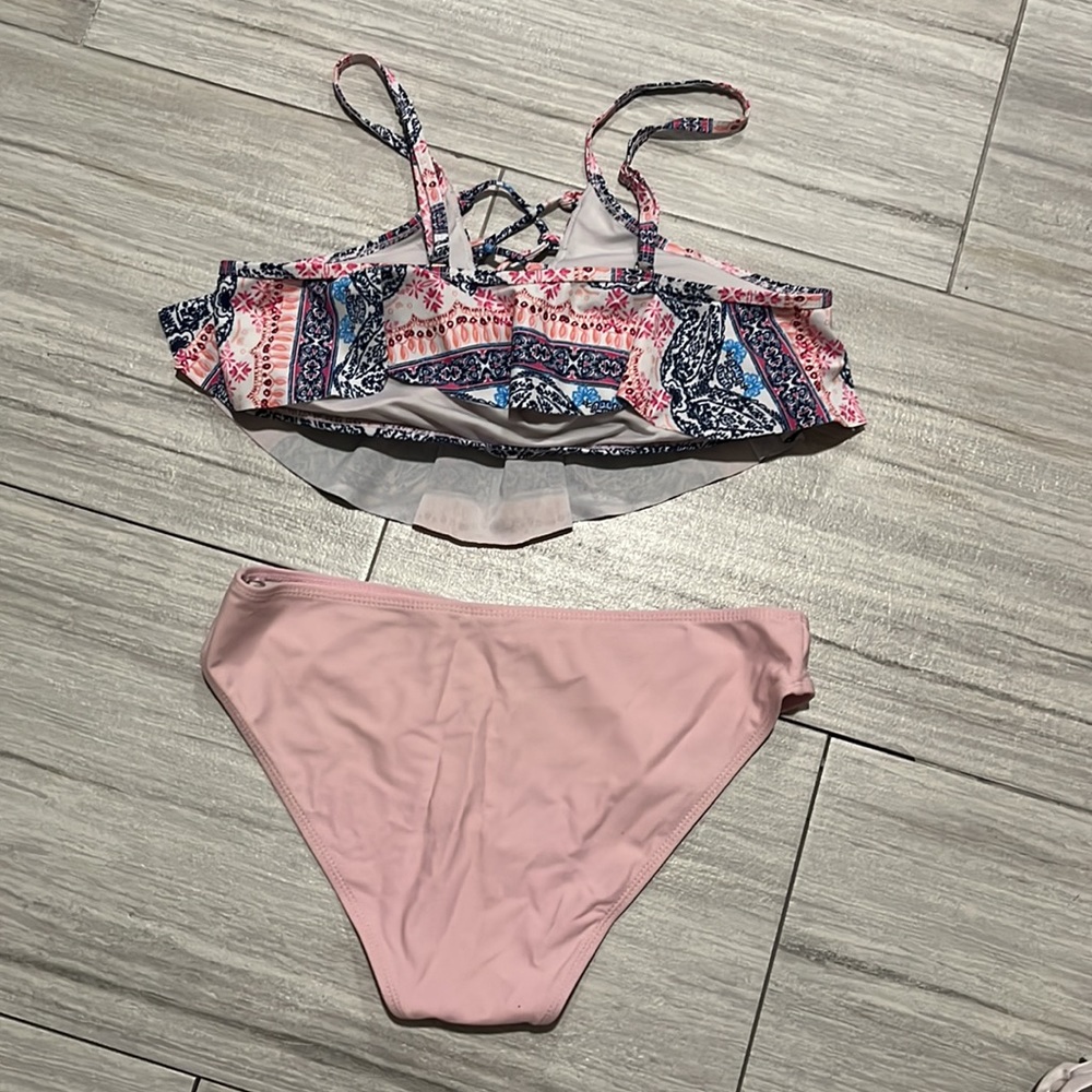 Bikini - Picture 4 of 6
